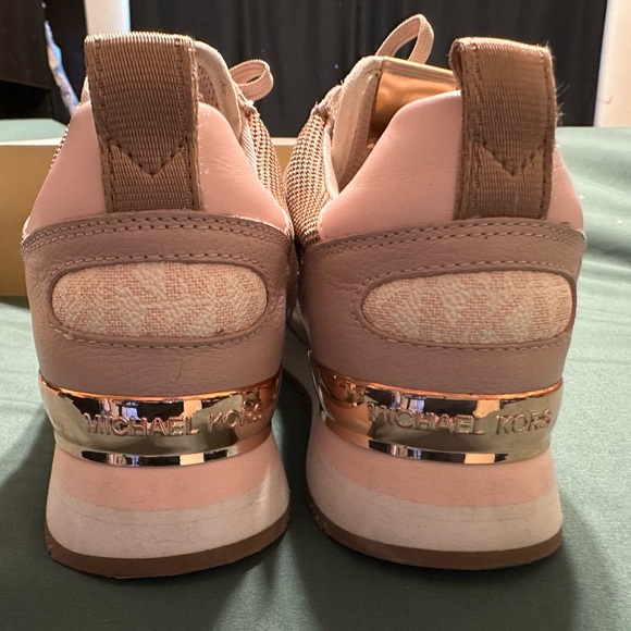 New In Box Michael Kors Wilma Trainers - Picture 4 of 7